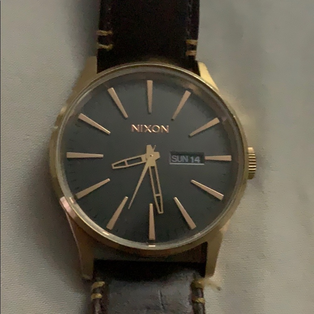 Nixon 42 mm